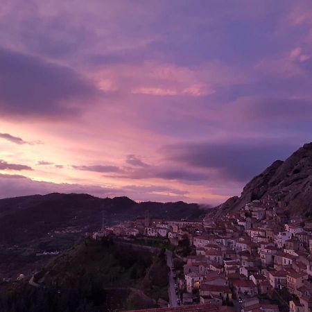 La Pietra Gialla بييترابيرتوسا المظهر الخارجي الصورة