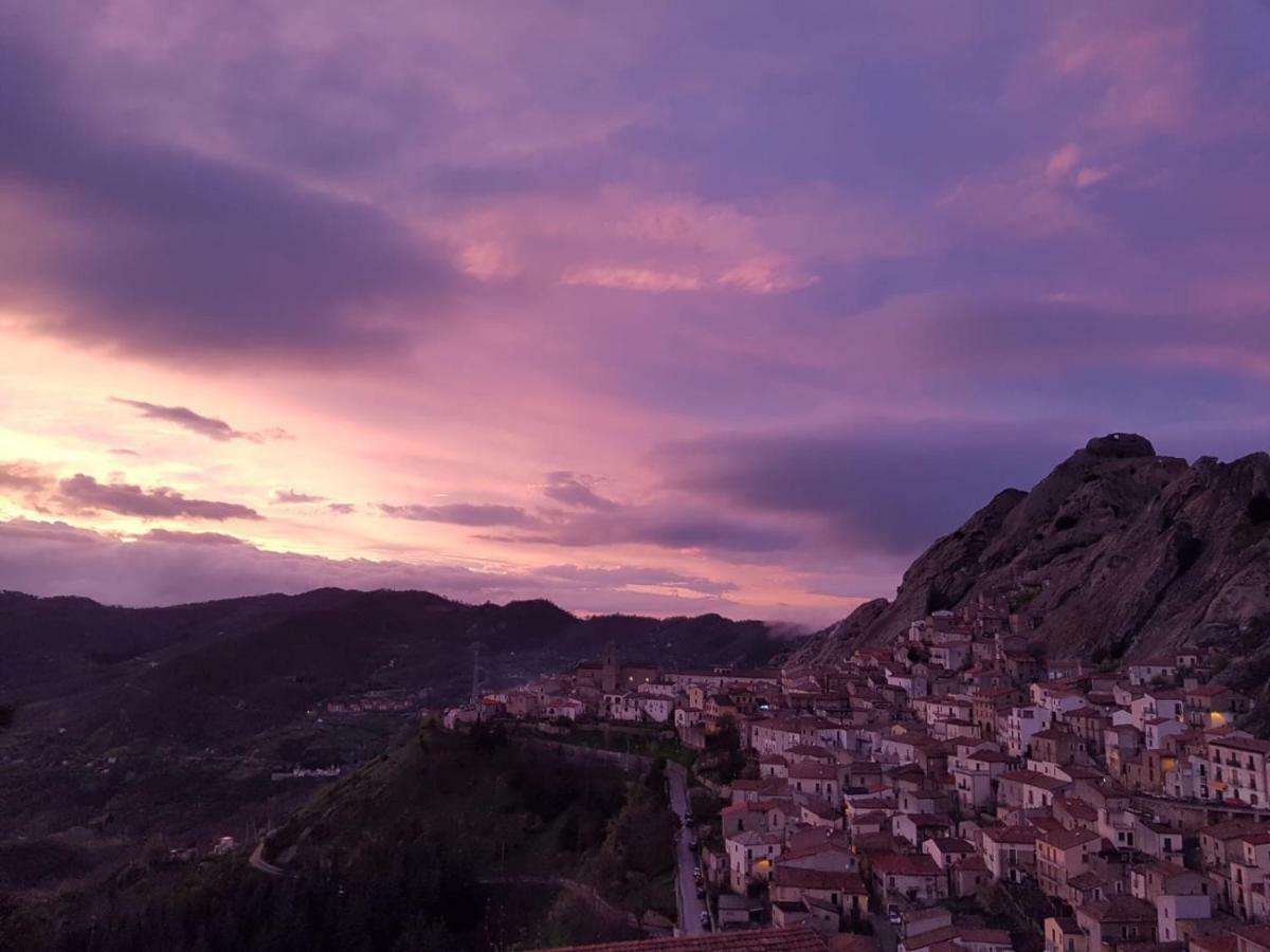 La Pietra Gialla بييترابيرتوسا المظهر الخارجي الصورة